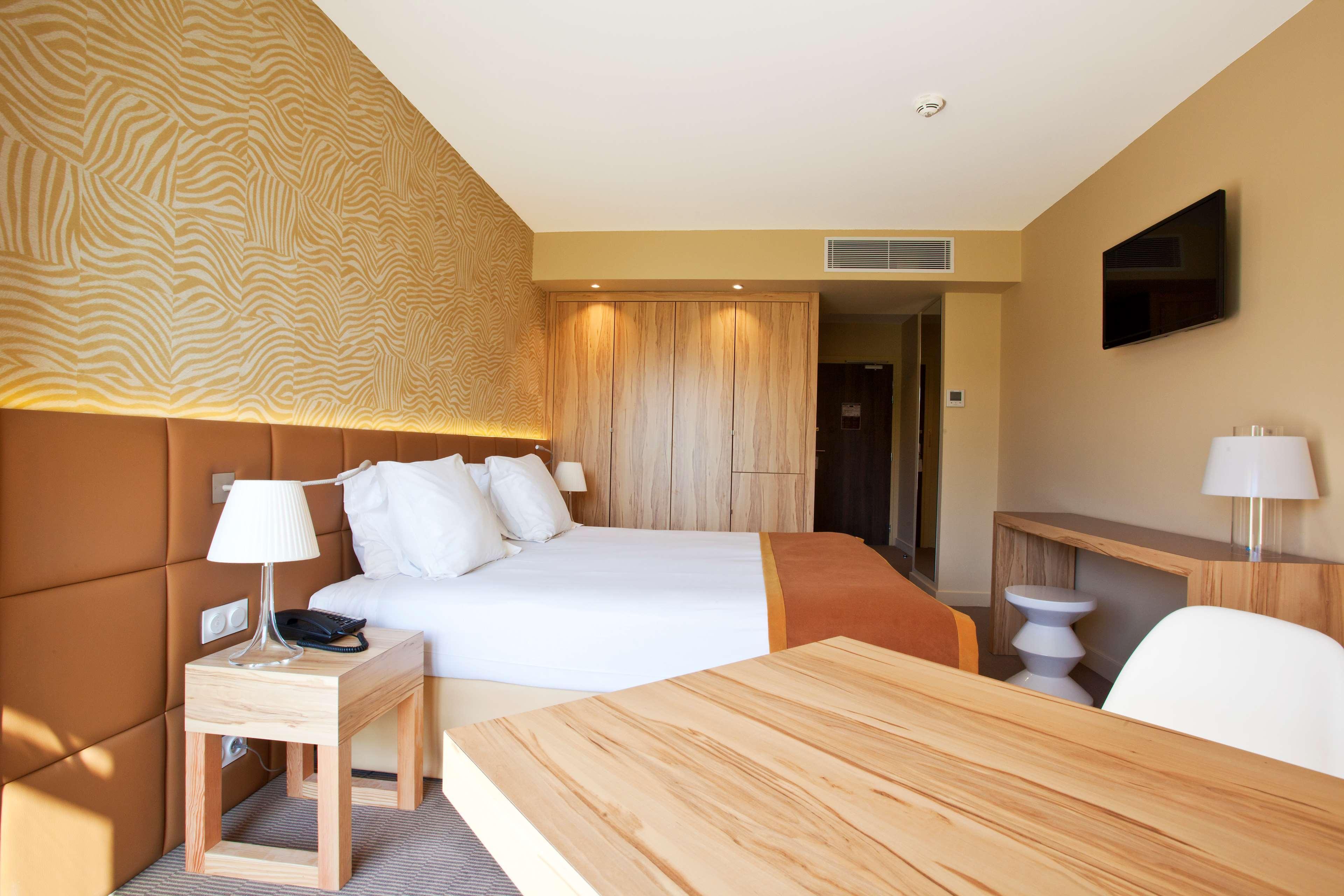 Golden Tulip Avignon Le Paradou Esterno foto
