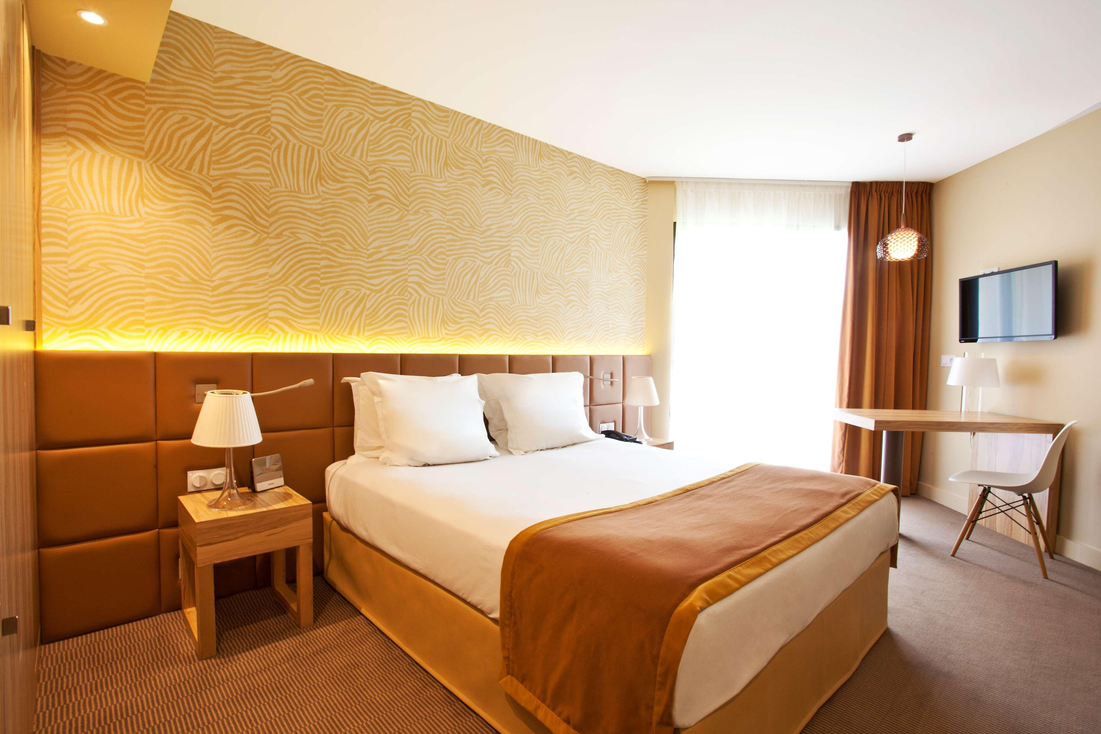 Golden Tulip Avignon Le Paradou Esterno foto