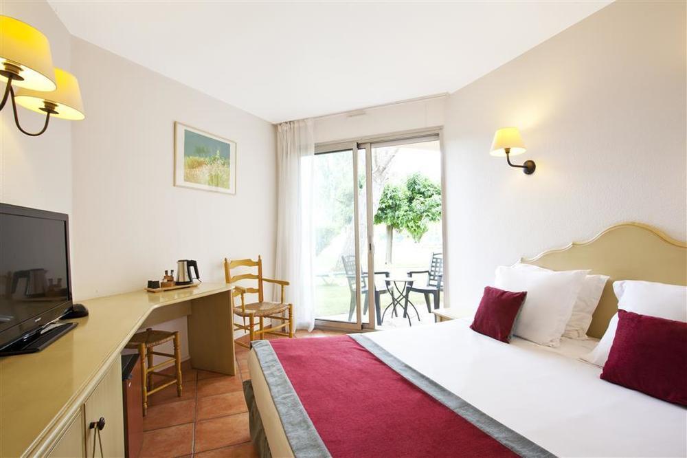 Golden Tulip Avignon Le Paradou Esterno foto