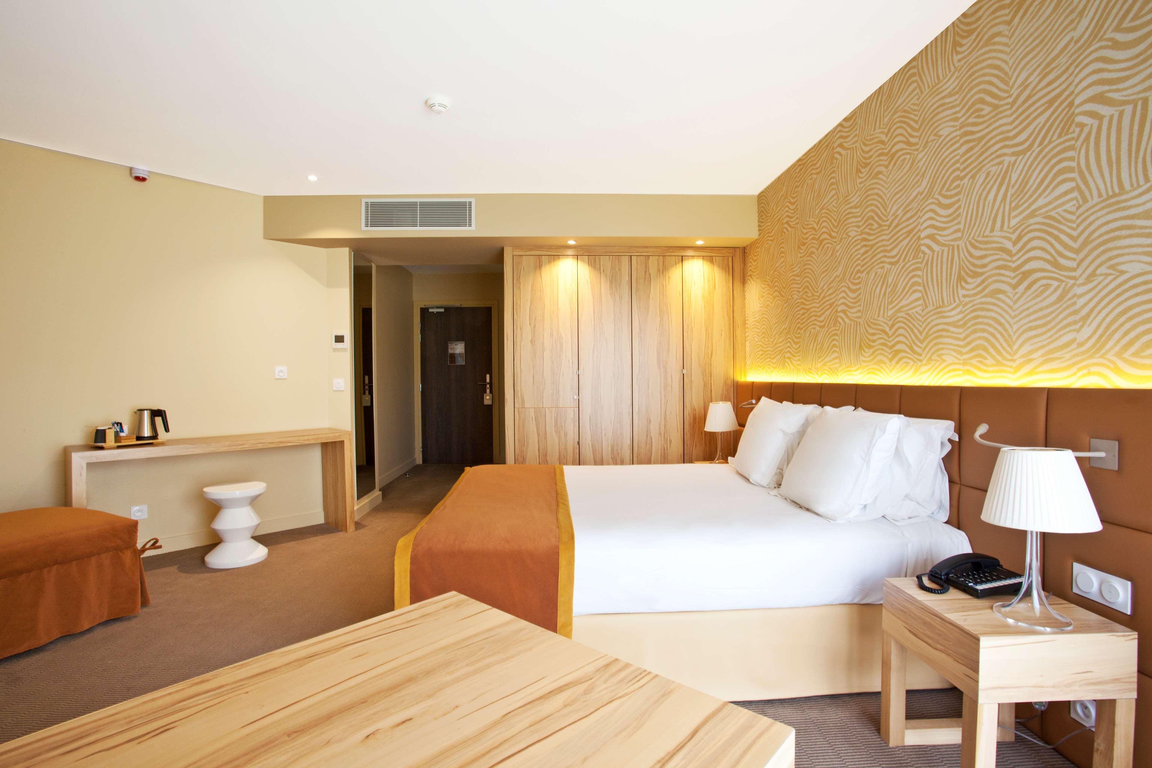 Golden Tulip Avignon Le Paradou Esterno foto