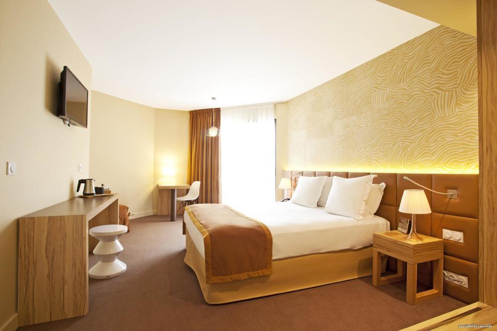 Golden Tulip Avignon Le Paradou Esterno foto