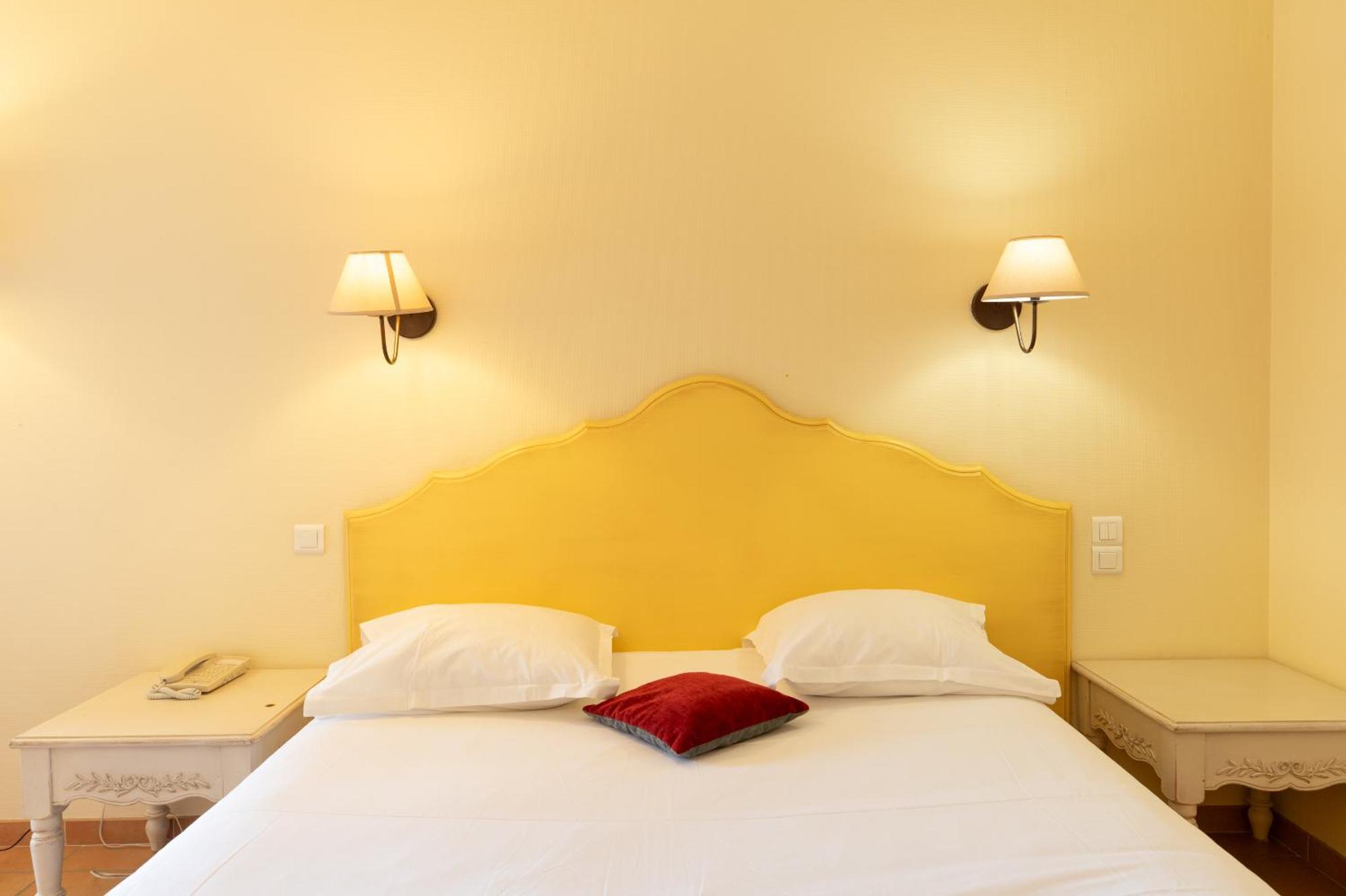 Golden Tulip Avignon Le Paradou Esterno foto