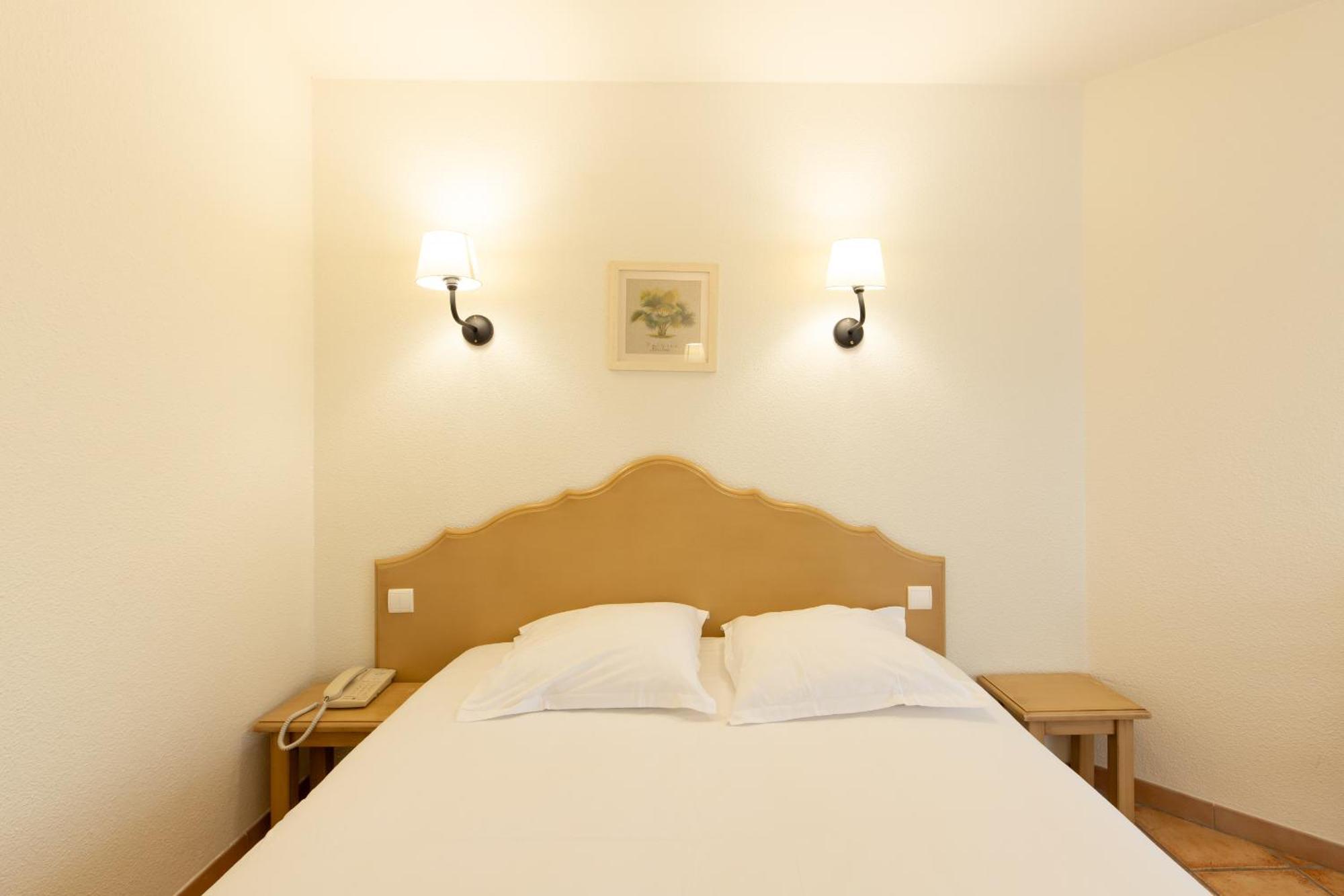 Golden Tulip Avignon Le Paradou Esterno foto