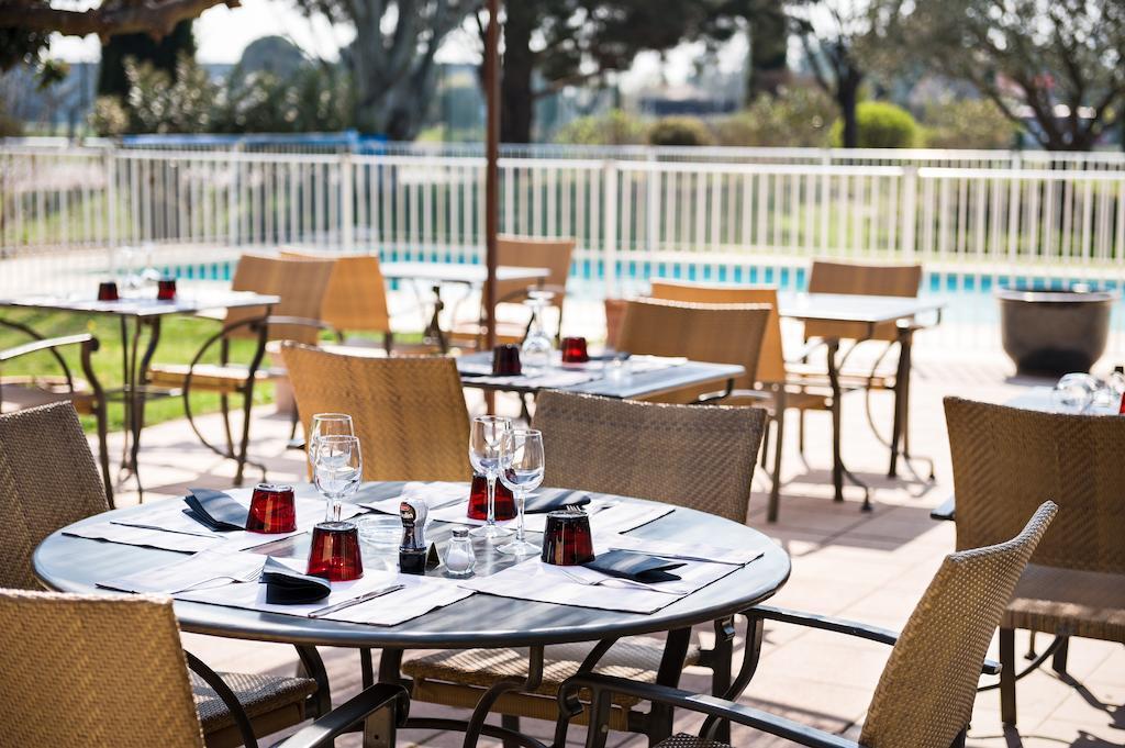 Golden Tulip Avignon Le Paradou Esterno foto